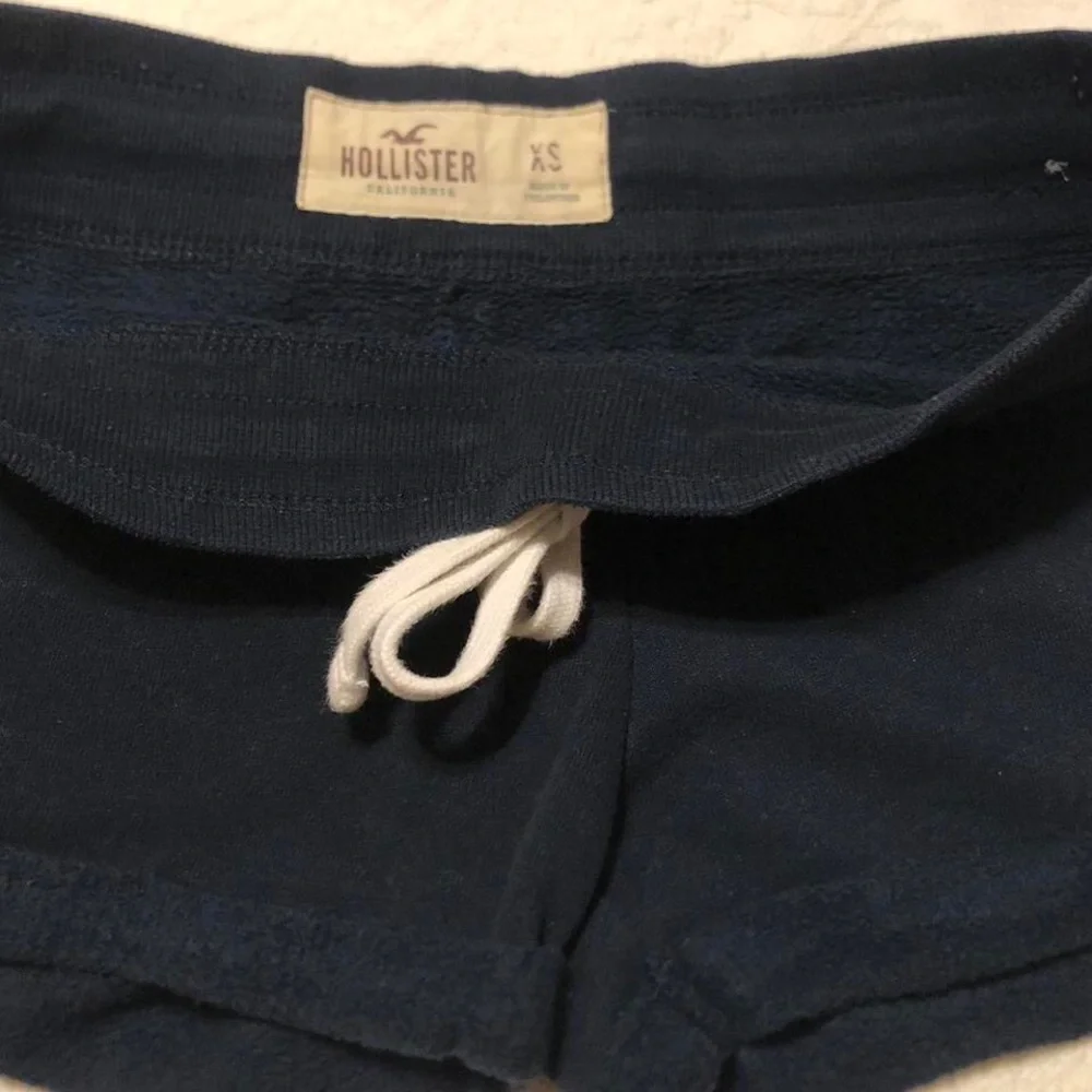 Hollister Y2K Shorts, Size XS - Picture 3 of 4